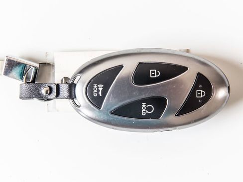 Used 2025 Hyundai Elantra Limited image 38