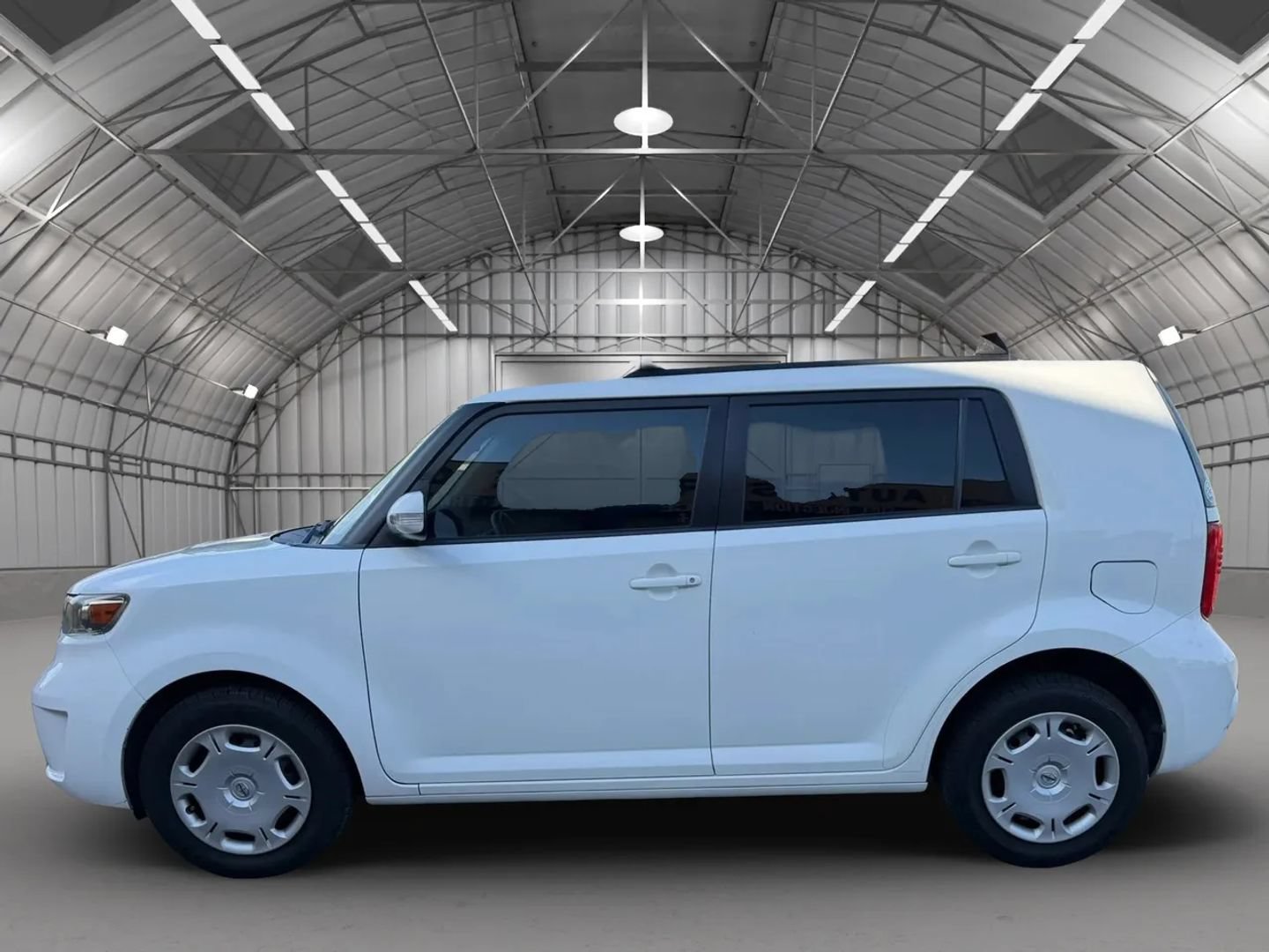 Used 2010 Scion xB FWD image 5
