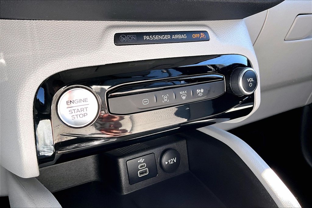 Used 2024 Ford Escape SE FWD image 21