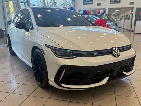 Used 2026 Volkswagen Golf AWD/4WD image 7