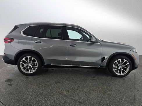 Used 2024 BMW X5 xDrive40i w/ Premium Package image 2