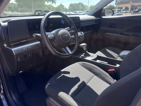 Used 2025 Hyundai Kona SEL FWD image 24