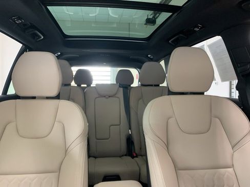 Certified 2025 Volvo XC90 B6 Plus image 23