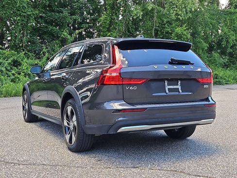 Used 2023 Volvo V60 B5 Cross Country Plus w/ Climate Package AWD/4WD image 3