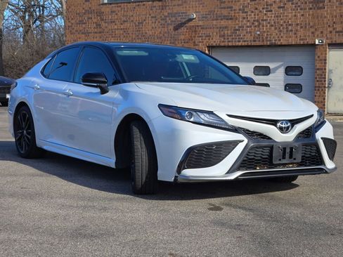 Used 2021 Toyota Camry XSE image 4