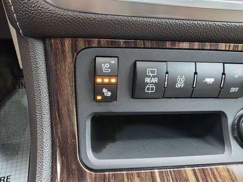 Used 2013 GMC Acadia Denali image 21