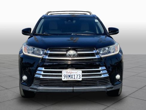 Used 2018 Toyota Highlander Limited FWD image 2