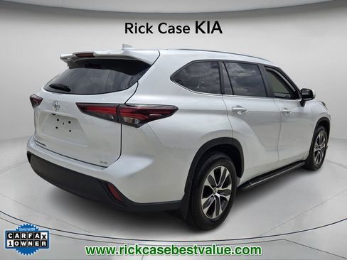 Used 2024 Toyota Highlander XLE image 7