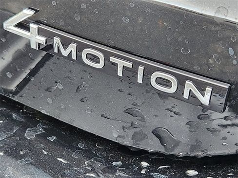 New 2026 Volkswagen Tiguan SE R-Line image 10