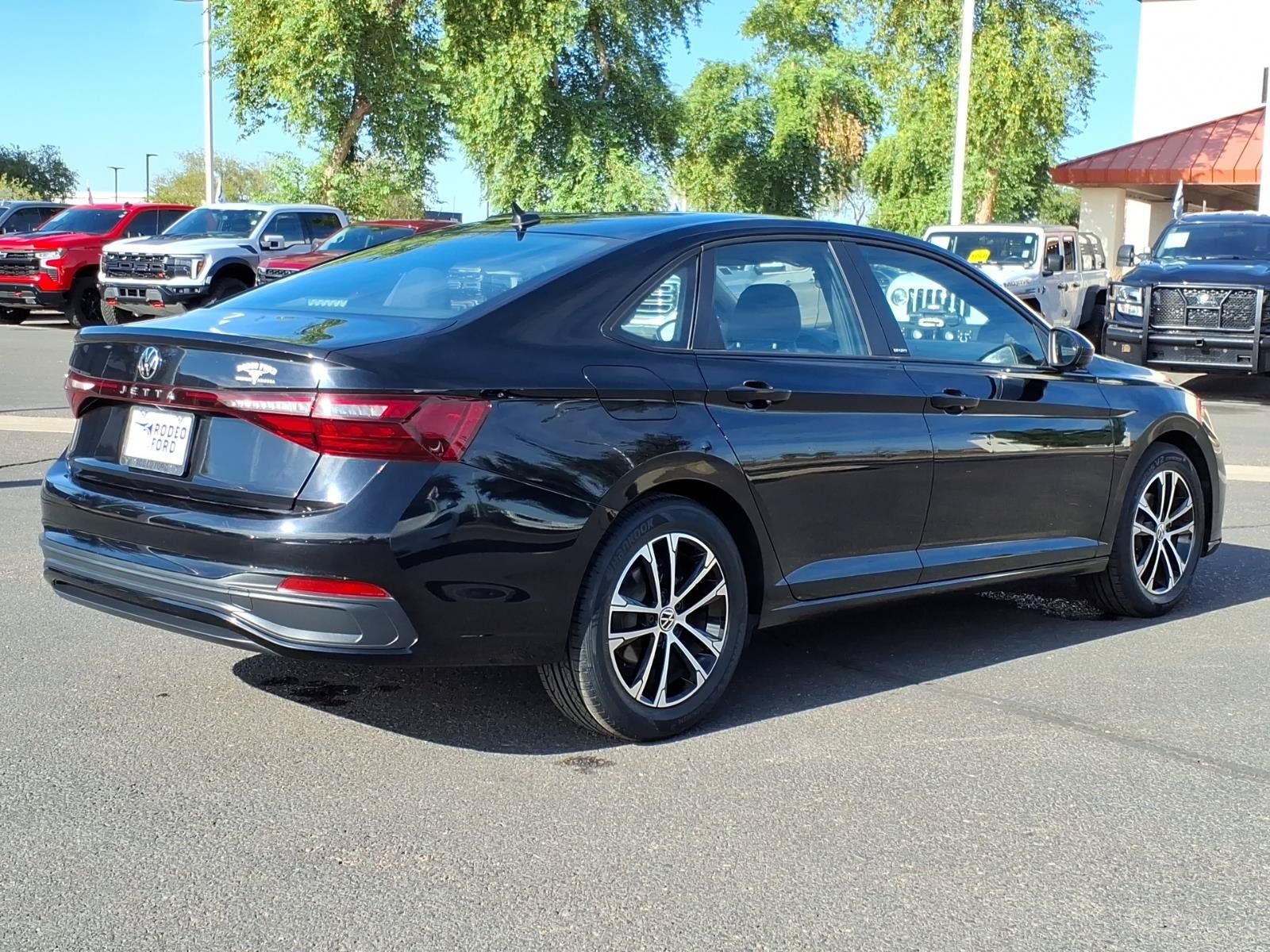Used 2025 Volkswagen Jetta Sport FWD image 5