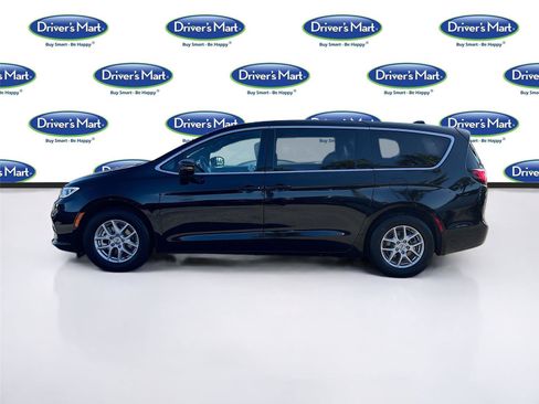 Used 2025 Chrysler Pacifica Select FWD image 4
