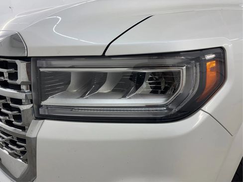 Used 2021 GMC Acadia Denali w/ Denali Technology Package AWD/4WD image 32