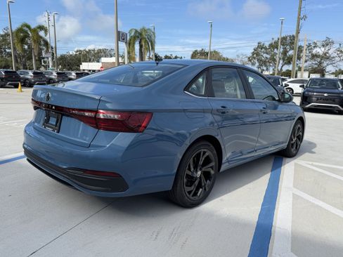 New 2026 Volkswagen Jetta SE image 3