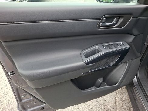 Used 2024 Nissan Pathfinder SV AWD/4WD image 13