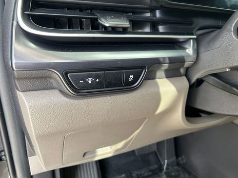 Used 2025 Kia Carnival image 21