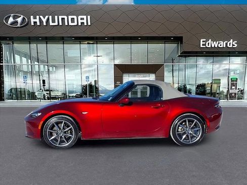 Used 2021 MAZDA MX-5 Miata Grand Touring image 3
