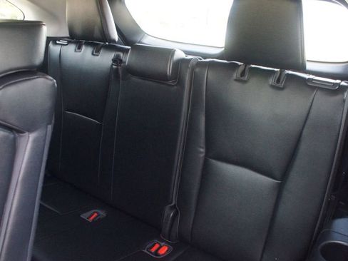 Used 2022 Toyota Highlander XLE image 13