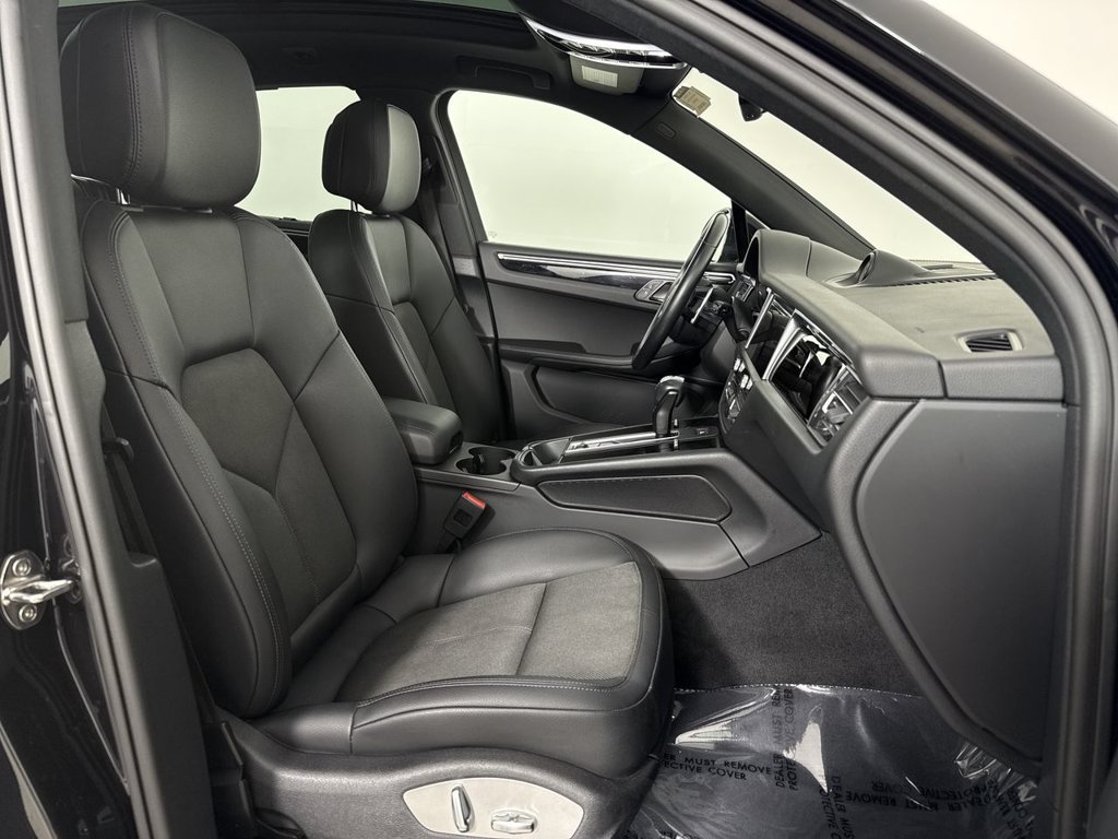 Certified 2022 Porsche Macan S AWD/4WD image 24
