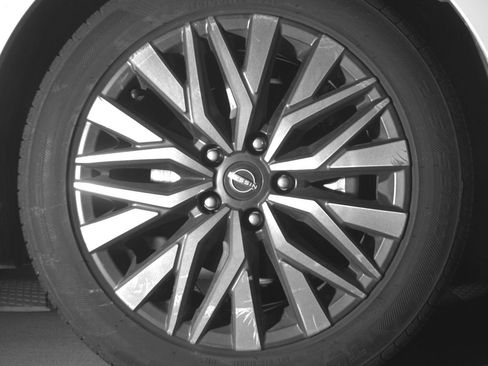 Used 2025 Nissan Altima 2.5 SV image 13