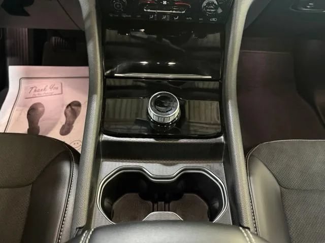Used 2025 Jeep Grand Cherokee L Laredo AWD/4WD image 18