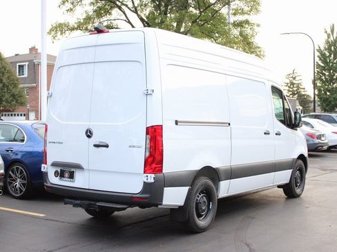 Used 2025 Mercedes-Benz Sprinter 2500 image 3