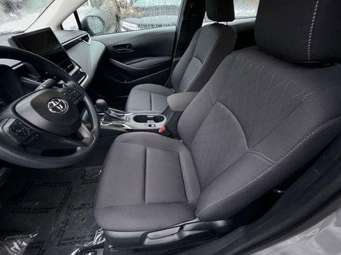 Used 2025 Toyota Corolla LE image 27