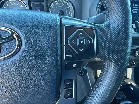 Used 2019 Toyota Tacoma TRD Sport image 24