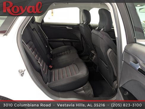 Used 2013 Ford Fusion SE FWD image 10