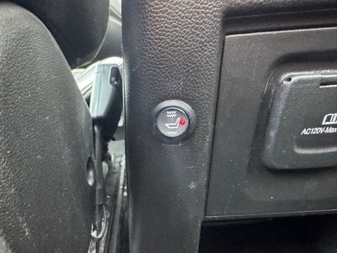 Used 2018 Chevrolet Traverse LT image 17