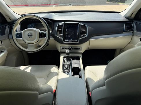 Used 2021 Volvo XC90 T5 Momentum w/ Protection Package Premier FWD image 13