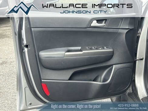 Used 2019 Kia Sportage LX AWD/4WD image 12