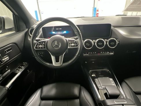 Used 2021 Mercedes-Benz GLA 250 4MATIC image 11