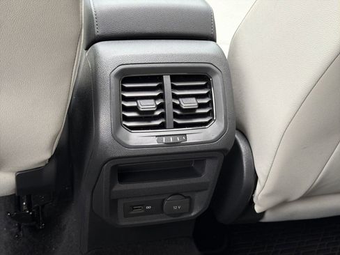 Used 2020 Volkswagen Tiguan S image 29