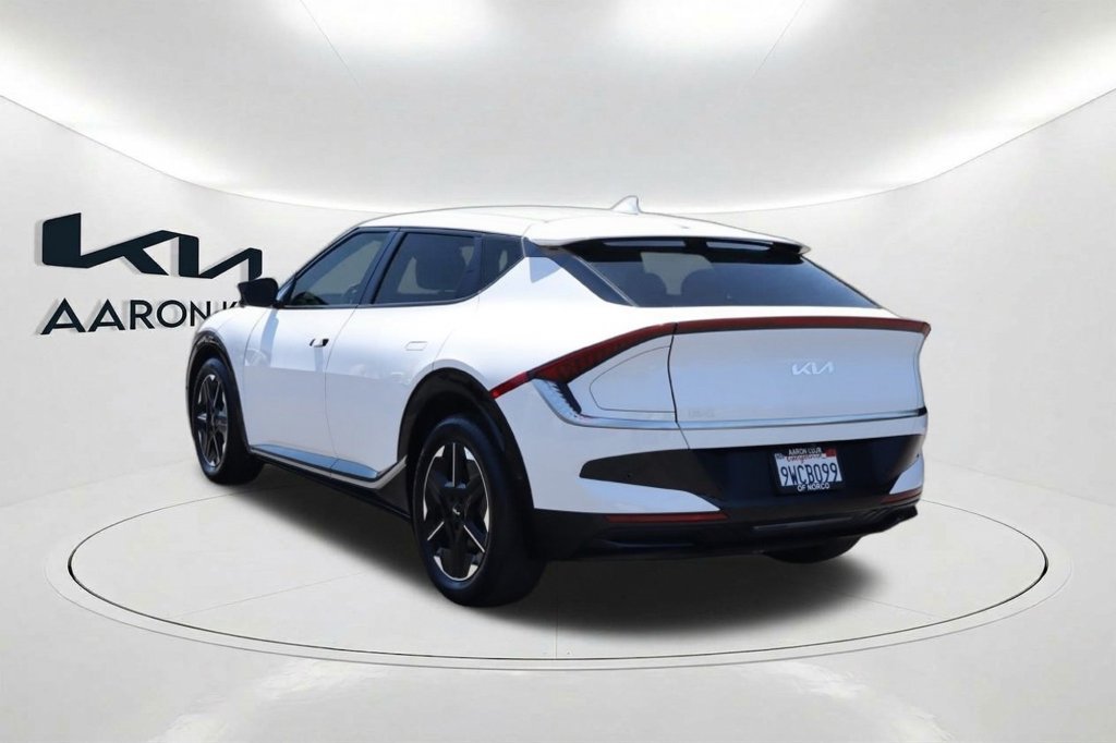 Used 2025 Kia EV6 Wind RWD image 7
