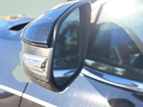 Used 2015 Toyota Highlander Limited image 3