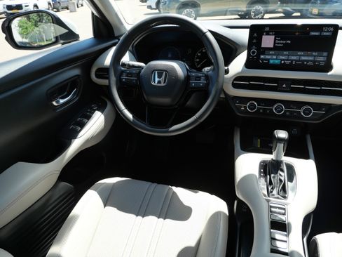 Used 2024 Honda HR-V EX-L image 9