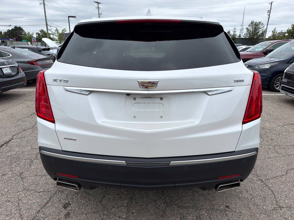 Used 2018 Cadillac XT5 Luxury w/ Driver Awareness Package AWD/4WD image 6