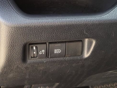 Used 2020 Toyota RAV4 XLE w/ Carpet Mat Package FWD image 20
