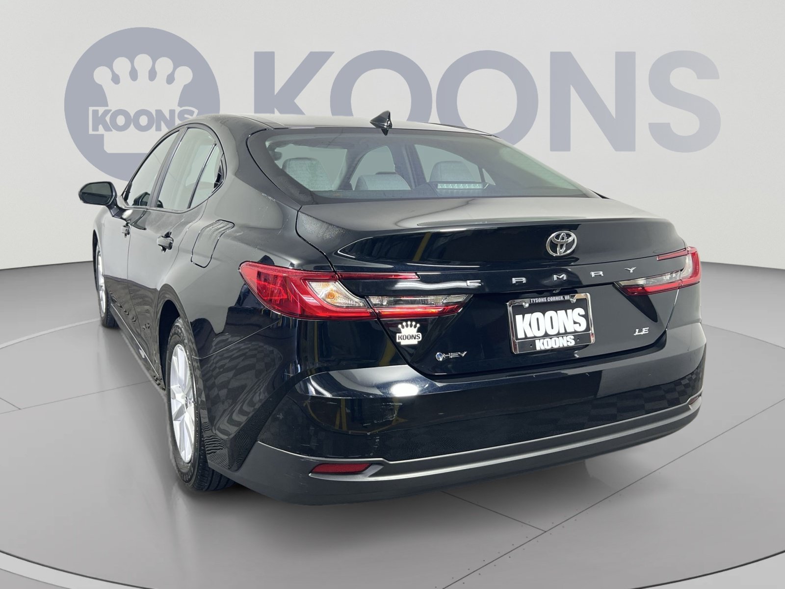 Used 2025 Toyota Camry LE w/ Convenience Package FWD image 4