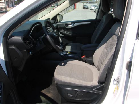 Used 2020 Ford Escape SE AWD/4WD image 9
