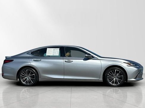 Certified 2022 Lexus ES 300h w/ Premium Package FWD image 7