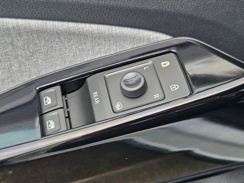Used 2024 Volkswagen ID.4 2WD image 10