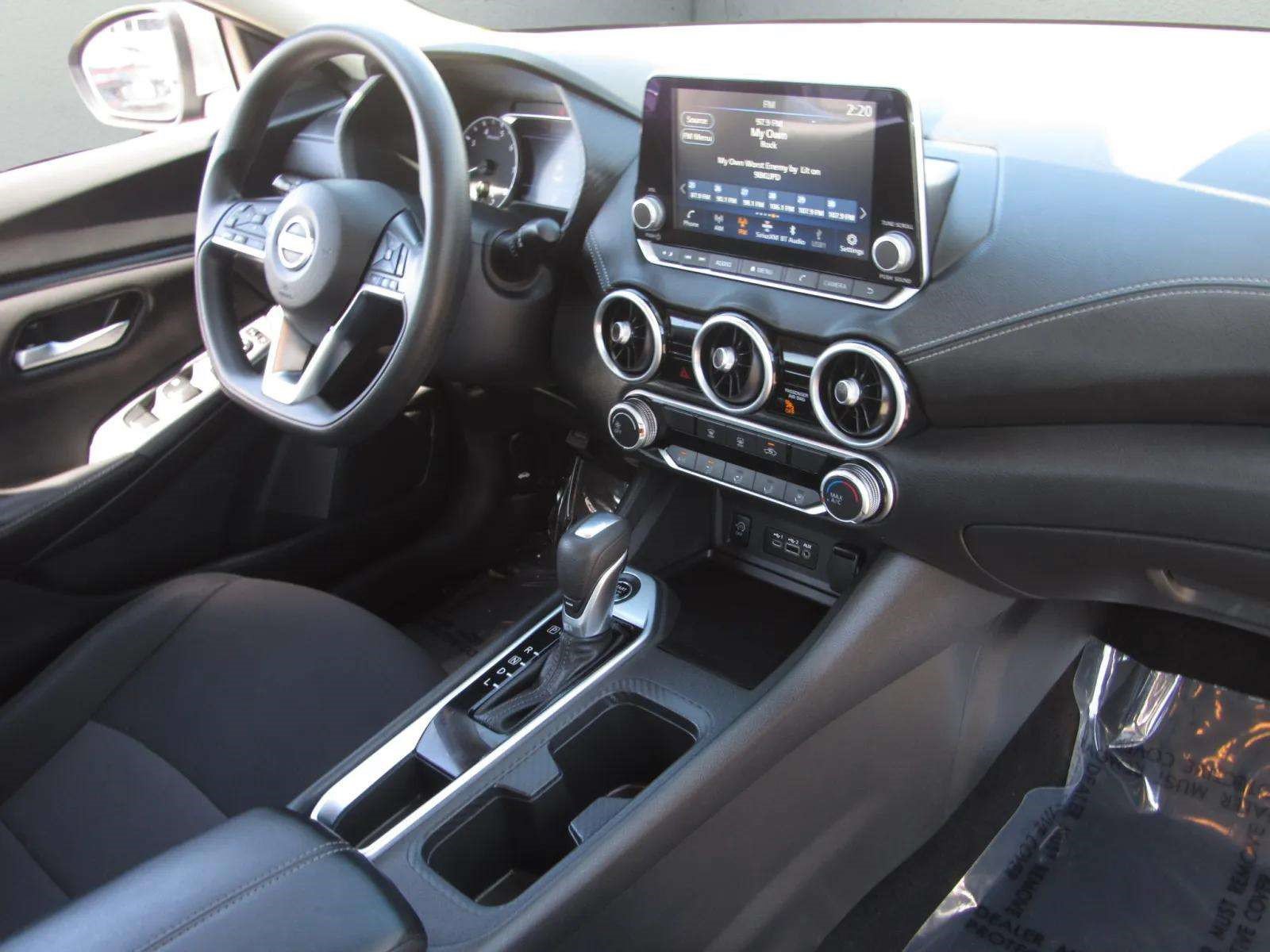 Used 2024 Nissan Sentra SV FWD image 9