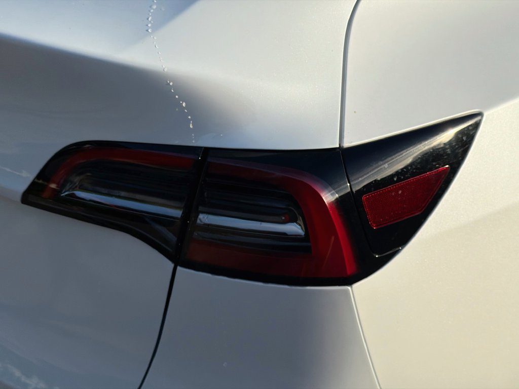 Used 2025 Tesla Model Y Long Range RWD image 29