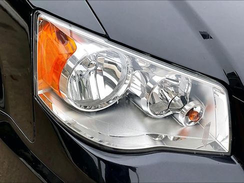 Used 2016 Chrysler Town & Country Touring image 25