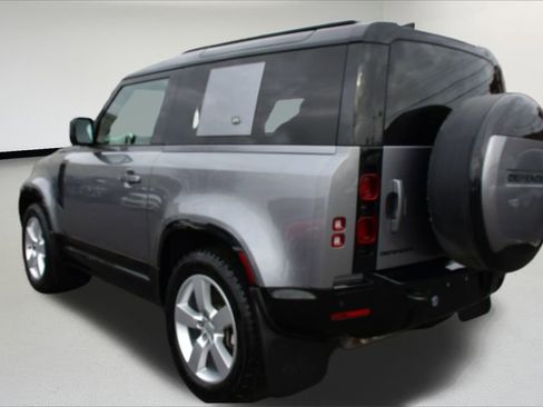 Used 2024 Land Rover Defender 90 X-Dynamic SE image 3