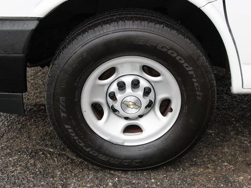 Used 2020 Chevrolet Express 3500 w/ Driver Convenience Package image 39