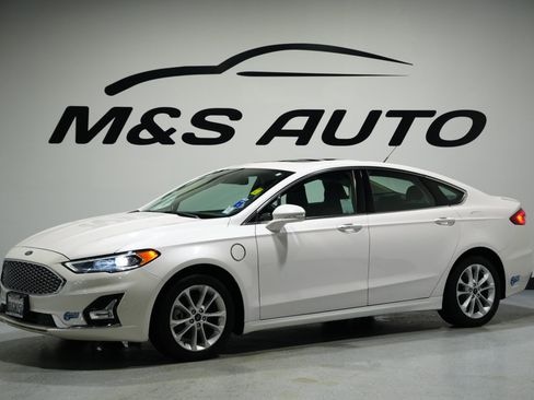 Used 2020 Ford Fusion Energi Titanium image 4