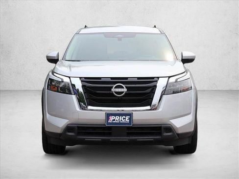 Used 2025 Nissan Pathfinder SV AWD/4WD image 2