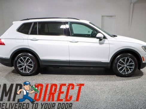 Used 2020 Volkswagen Tiguan SE w/ Panoramic Sunroof Package image 6